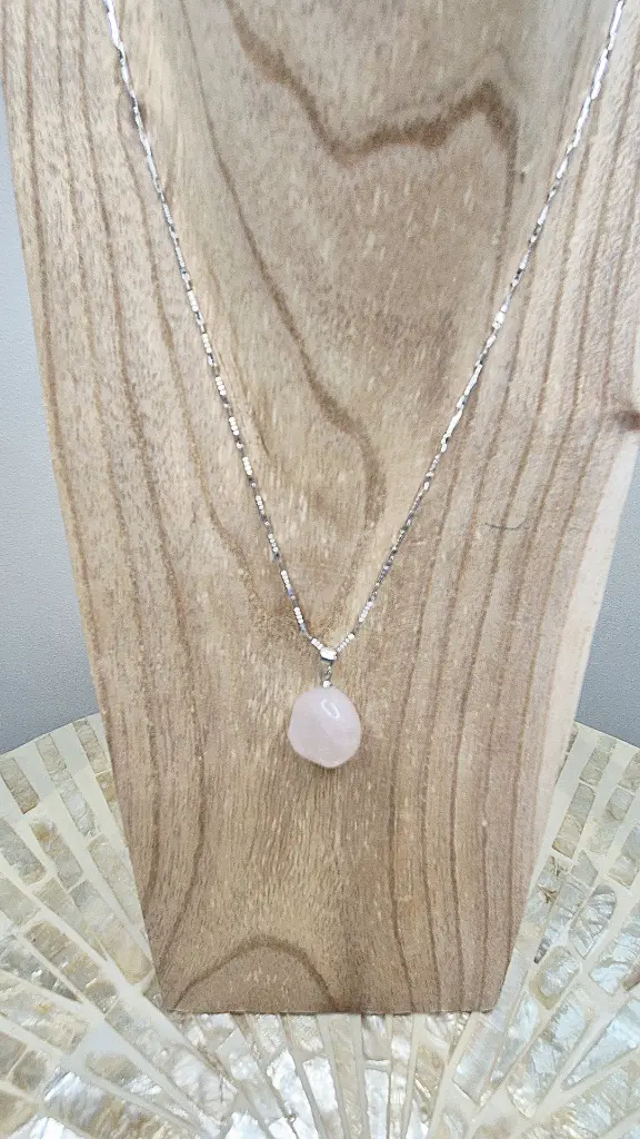 PENDENTIF PIERRE ROULÉE QUARTZ ROSE BRÉSIL A 15 À 30MM.webp