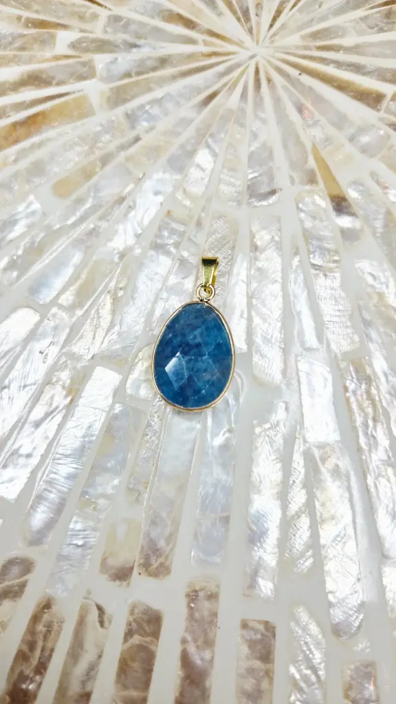 PENDENTIF SERTI OVALE APATITE BLEUE FACETTEE A