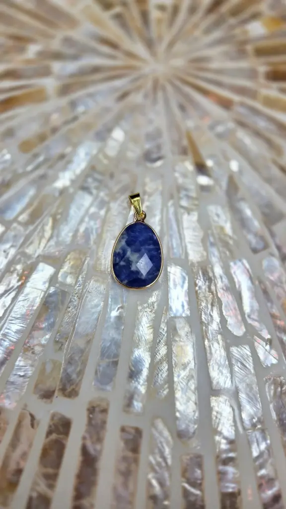 PENDENTIF SERTI OVALE SODALITE FACETEE A