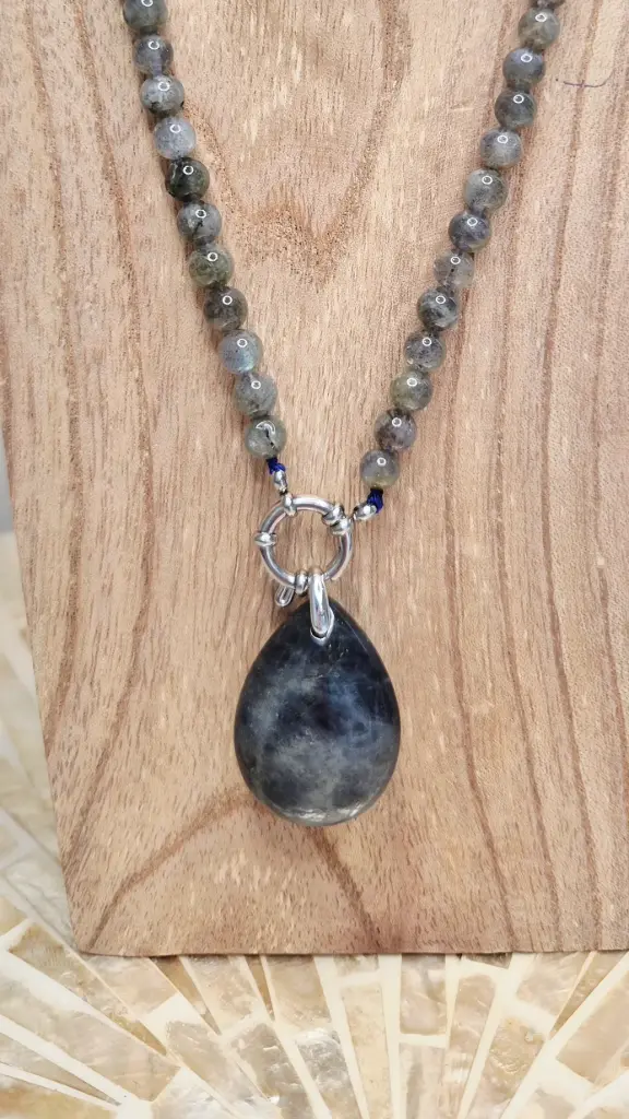 Collier boule en Labradorite attache bouée en acier argenté avec pendentif