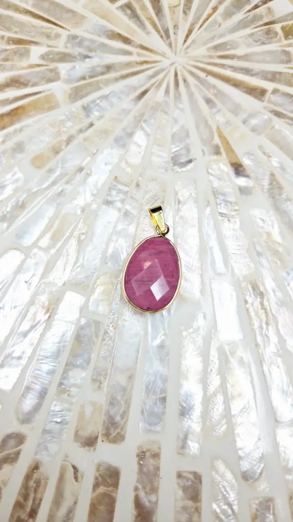 PENDENTIF OVALE SERTI RHODONITE FACETTEE A